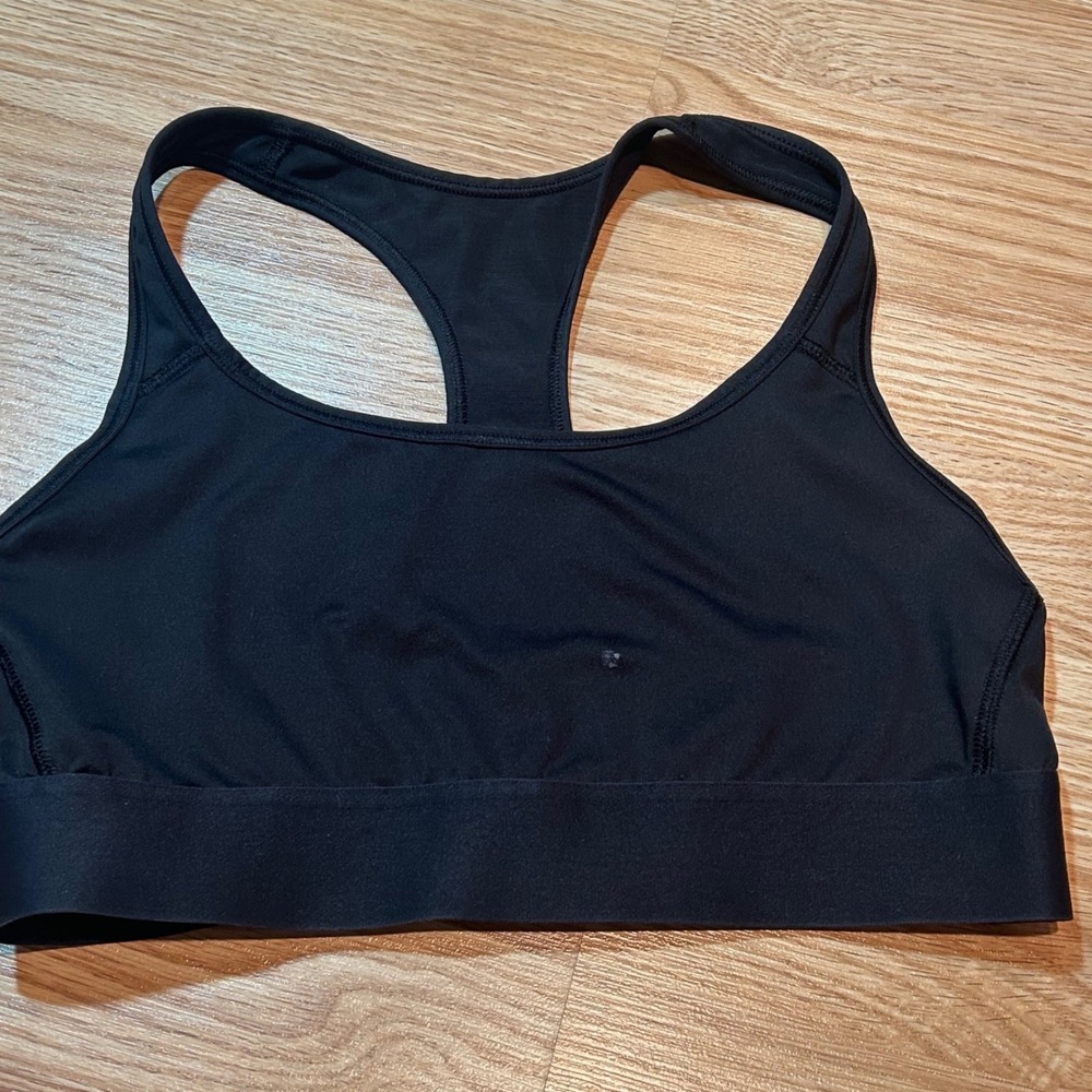 Victoria Sport Racerback Sports Bra Black Medium Scoop Neck Active